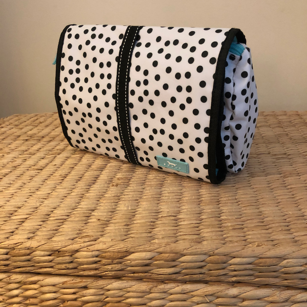 Scout Hanging Toiletry Travel Bag